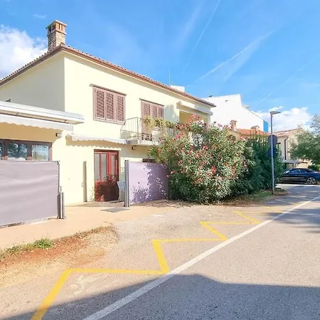 Fiore Three Novigrad Istria