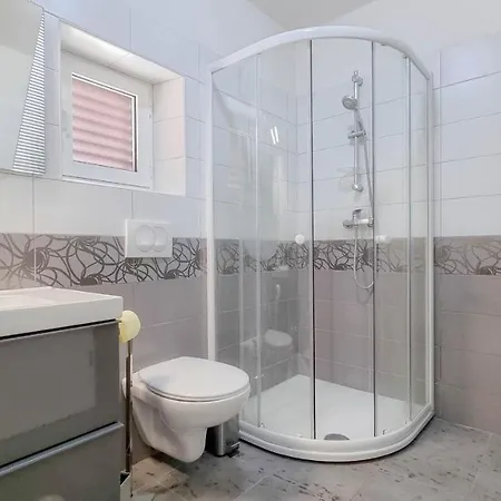 Fiore Three * Novigrad Istria