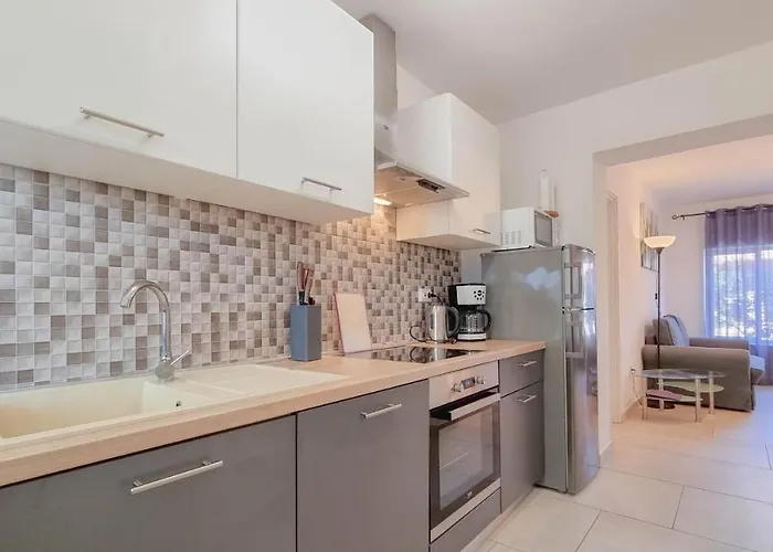 Fiore Three Novigrad (Istria)